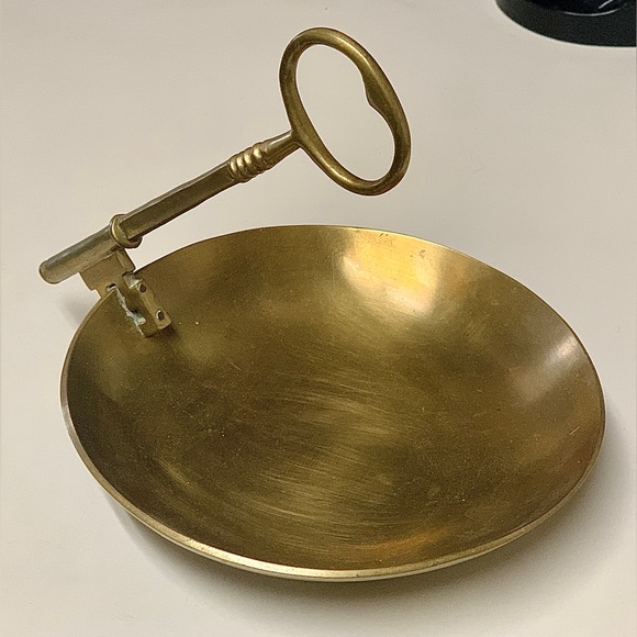 Vintage Mid Century Solid Brass VM VIRGINIA METALWORKS Key Coin Trinket Dish - Picture 4 of 16